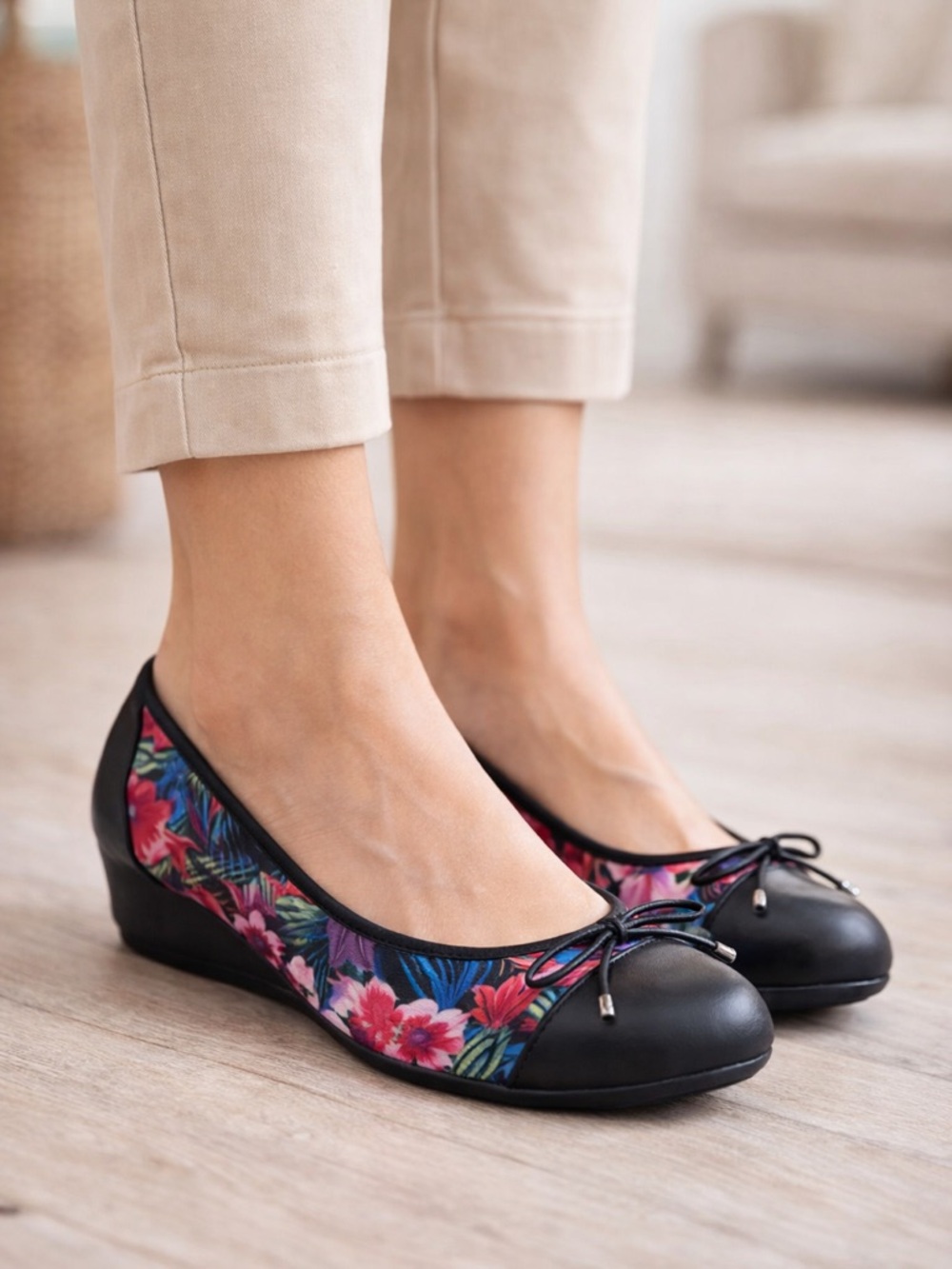 Blondo Ballet Flats Wedge Floral Leather Toe Comfort Shoes Women’s Size 8.5 M